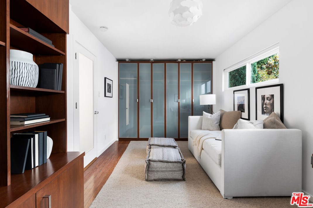 3564 Greenwood Ave, Los Angeles CA  90040-3319 exterior