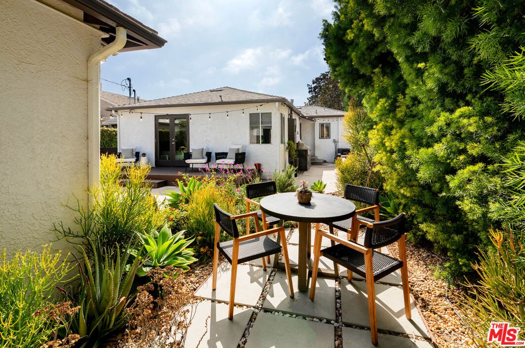 3564 Greenwood Ave, Los Angeles CA  90040-3319 exterior
