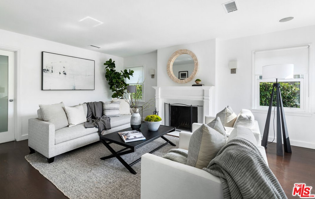 3564 Greenwood Ave, Los Angeles CA  90040-3319 exterior