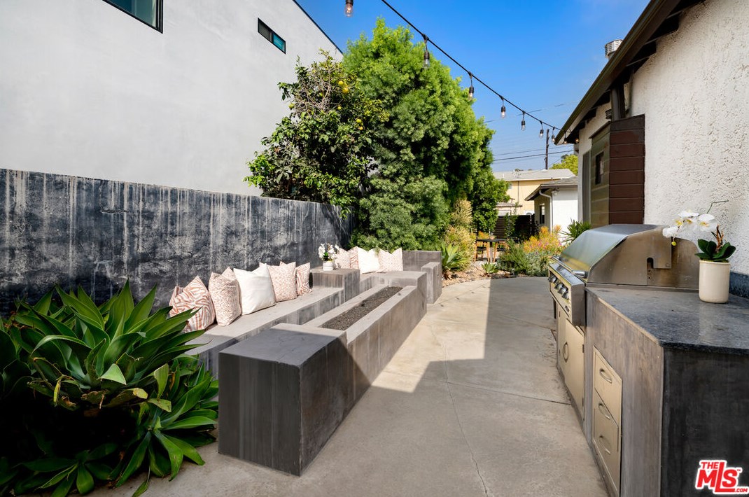 3564 Greenwood Ave, Los Angeles CA  90040-3319 exterior
