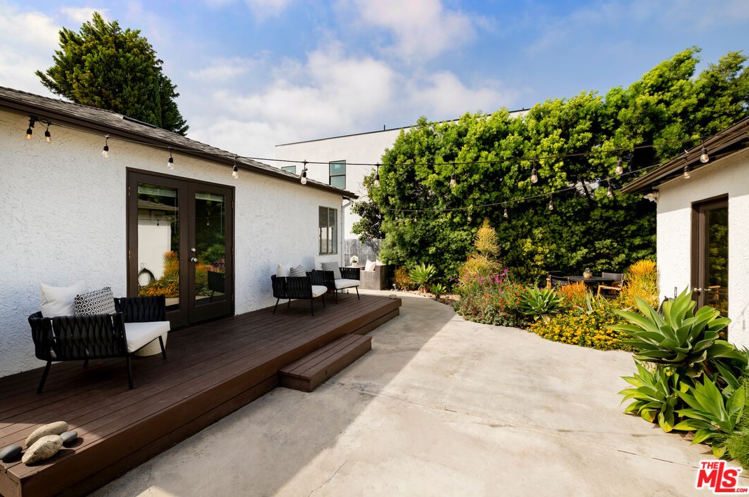 3564 Greenwood Ave, Los Angeles CA  90040-3319 exterior