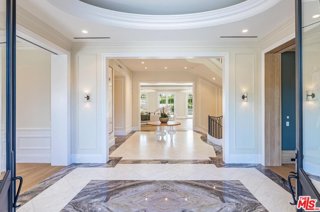 802 Foothill Rd, Beverly Hills, CA 90210