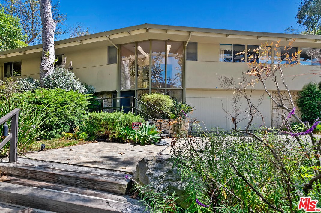 960 Chantilly Rd, Los Angeles, CA 90077-2616
