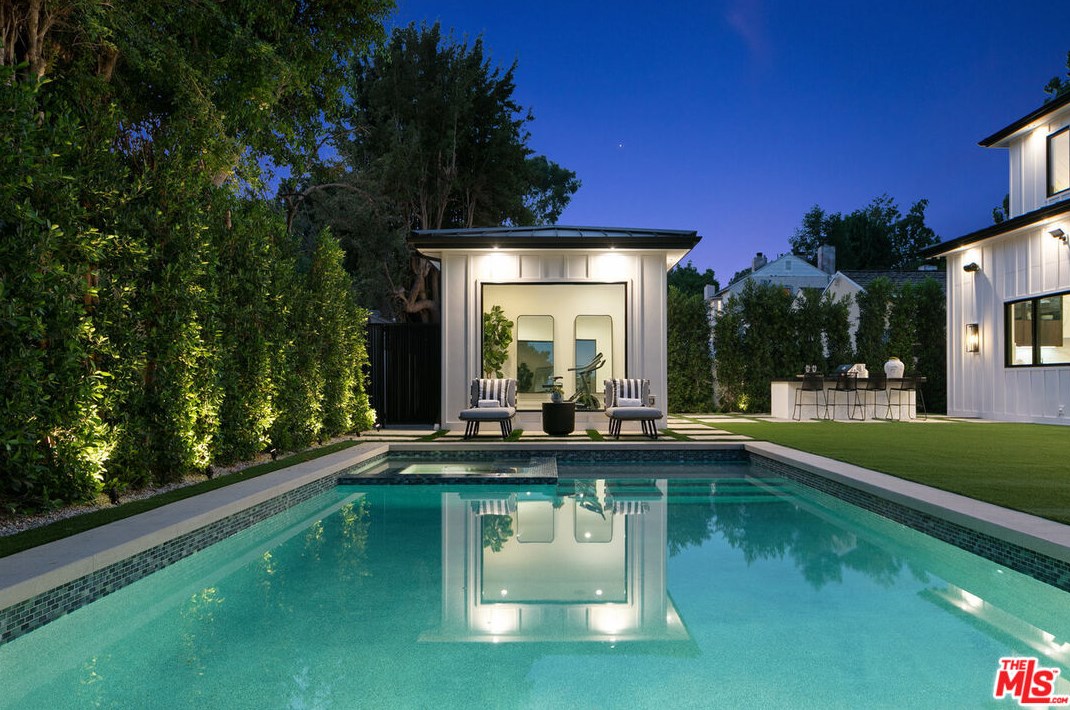 211 Veteran Ave, Los Angeles CA  90024-1950 exterior