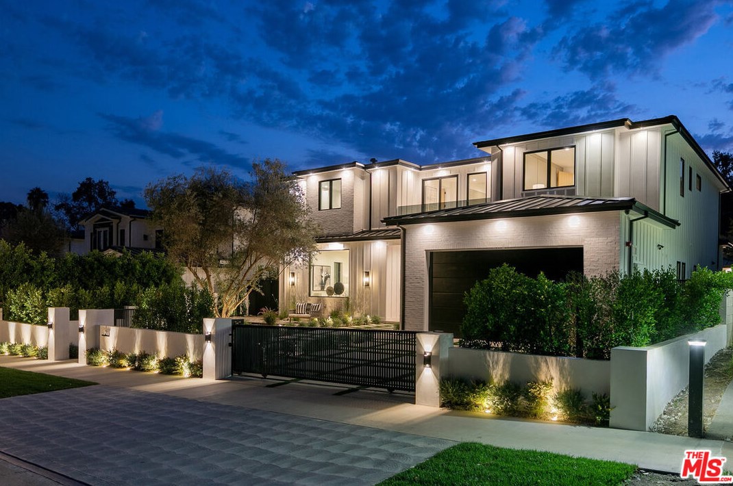 211 Veteran Ave, Los Angeles CA  90024-1950 exterior