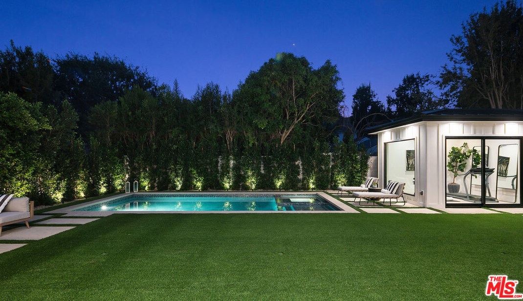 211 Veteran Ave, Los Angeles CA  90024-1950 exterior