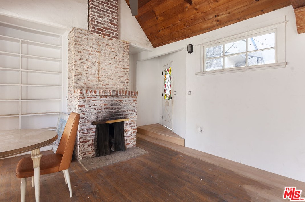 8193 Gould Ave, Los Angeles CA  90046-1959 exterior