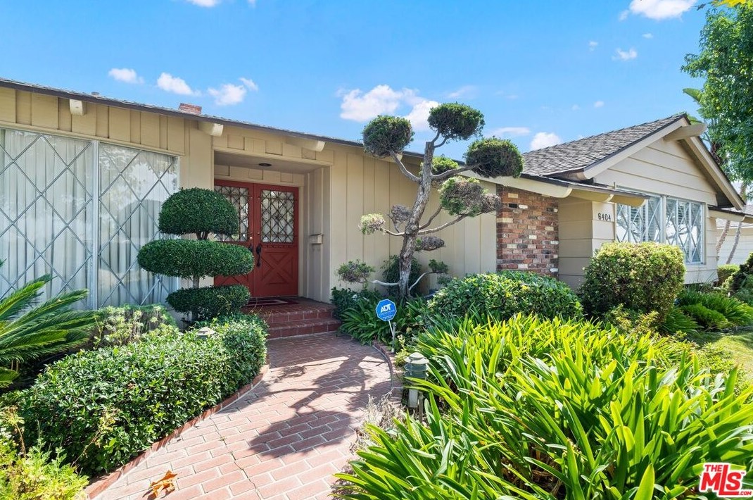 6404 Springpark Ave, Los Angeles, CA 90056-2222