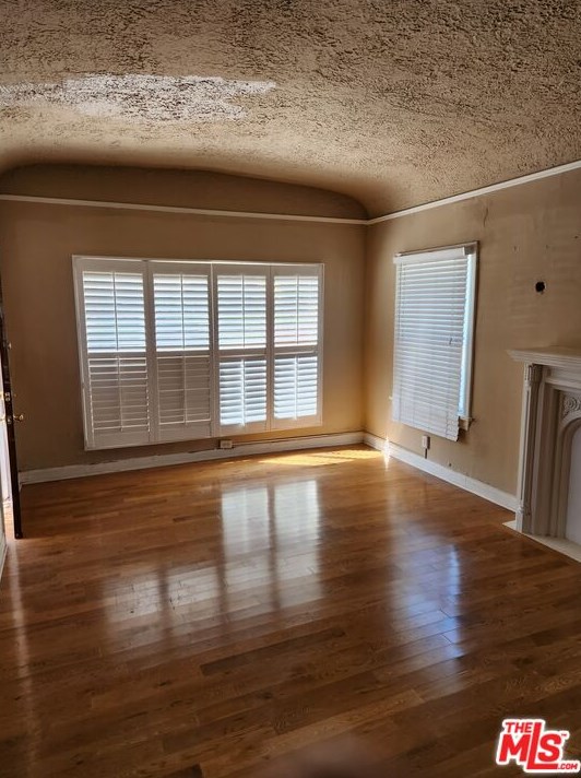 2717 76th St, Los Angeles, CA 90043-5364
