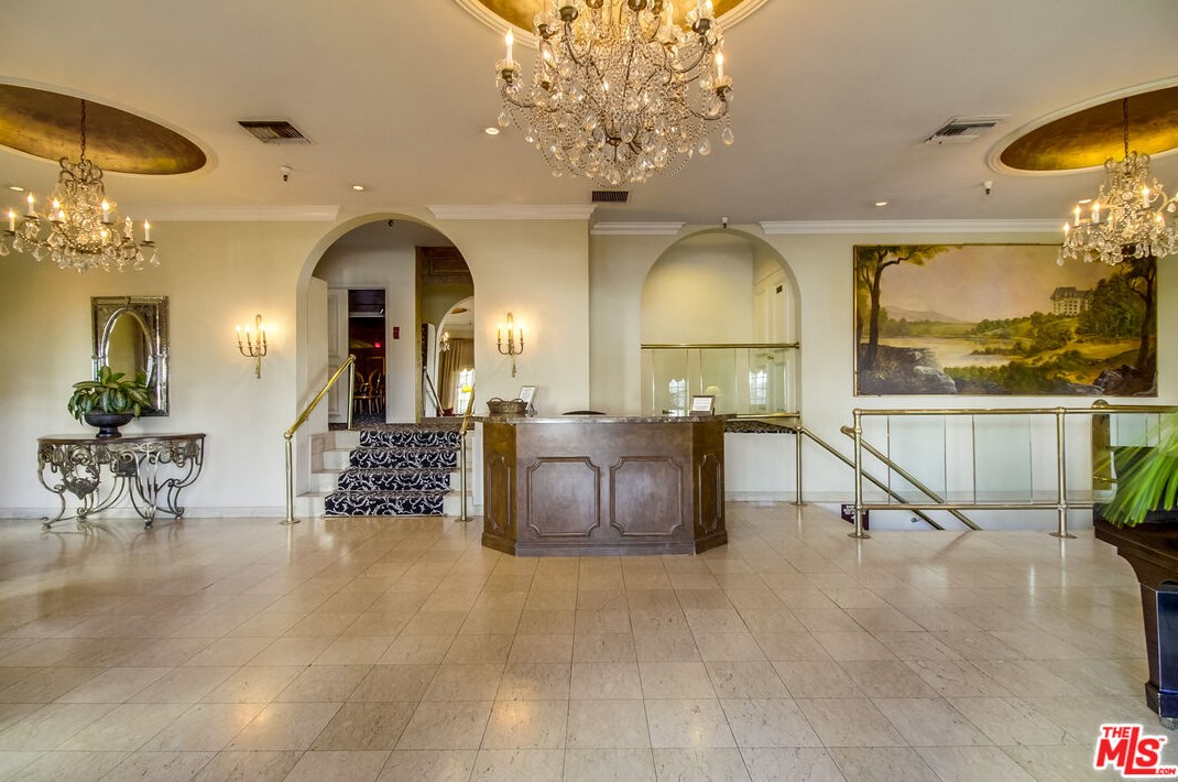 1424 Crescent Heights Blvd, Los Angeles CA  90035-3810 exterior