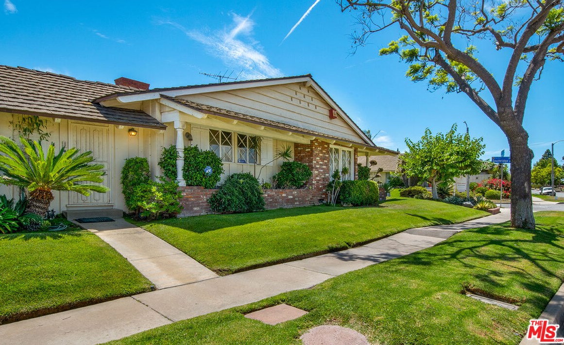 4804 Southridge Ave, Los Angeles, CA 90043-1547