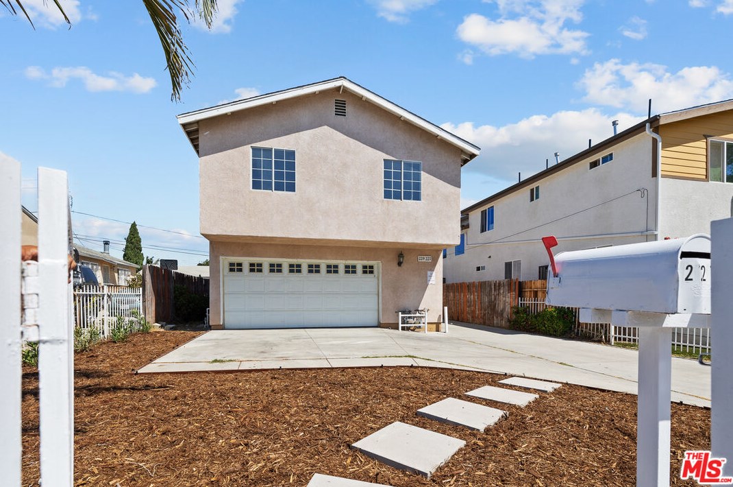 227 110th St, Los Angeles, CA 90061-2519