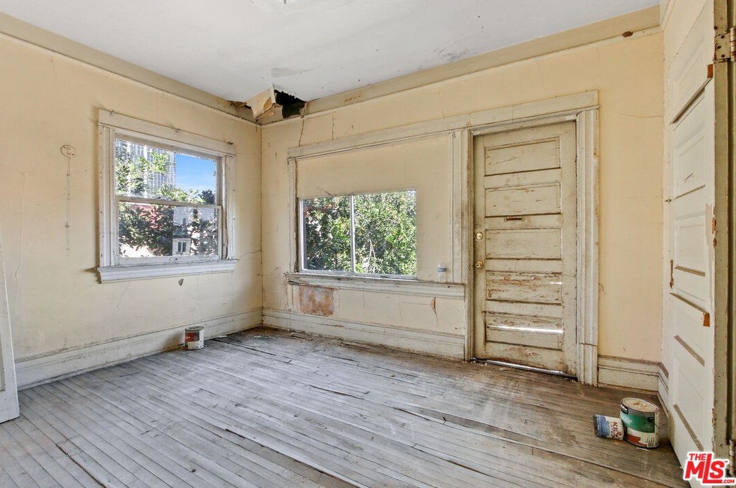 1036 Beacon Ave, Los Angeles CA  90015-1910 exterior