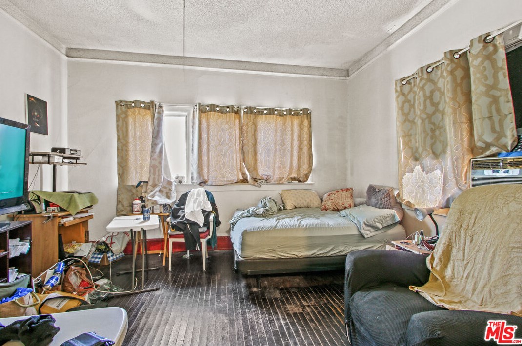 1036 Beacon Ave, Los Angeles CA  90015-1910 exterior