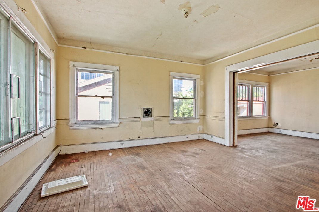 1036 Beacon Ave, Los Angeles CA  90015-1910 exterior