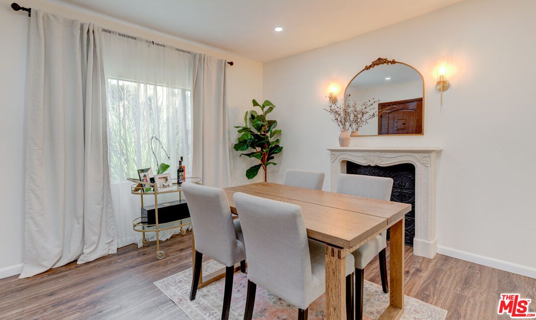 2100 Harcourt Ave, Los Angeles CA 90016-2312 exterior