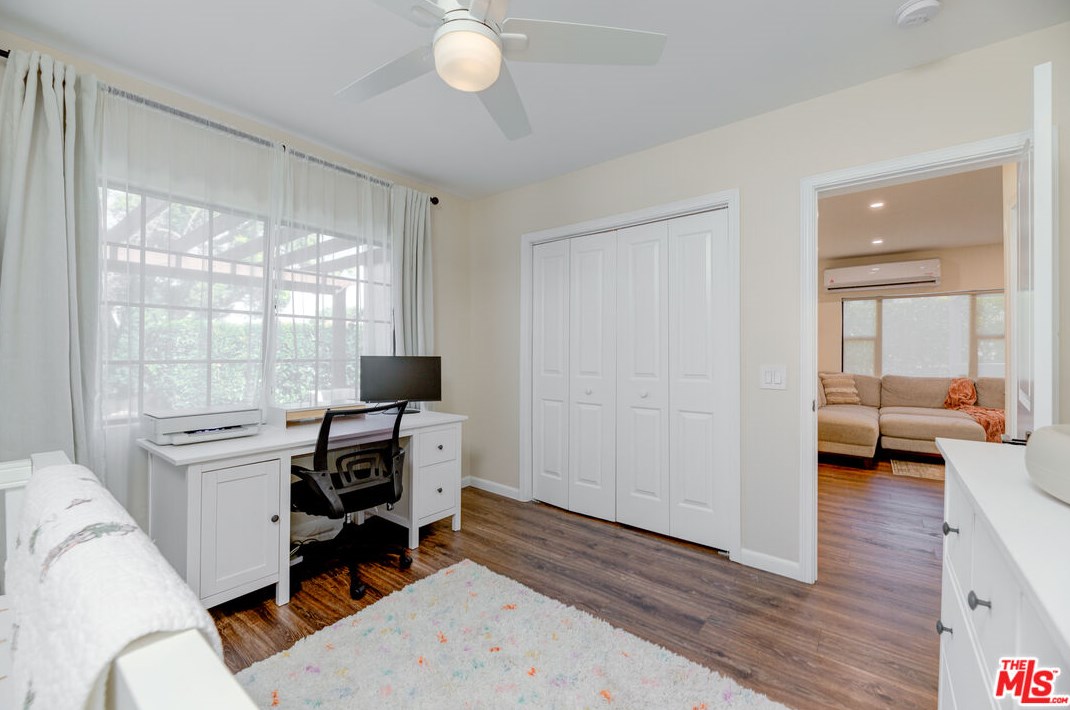 2100 Harcourt Ave, Los Angeles CA 90016-2312 exterior