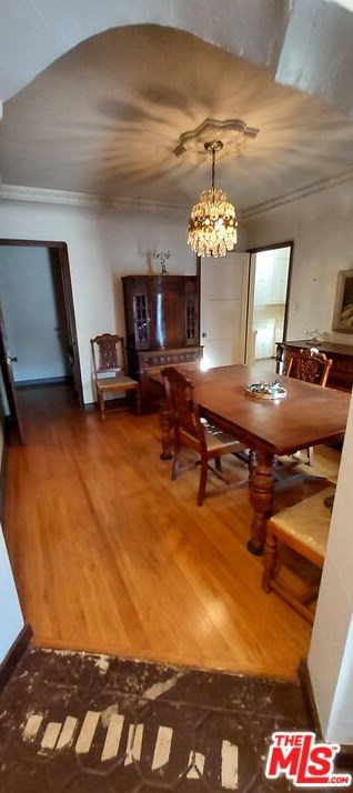 3990 Bronson Ave, Los Angeles, CA 90008-2635