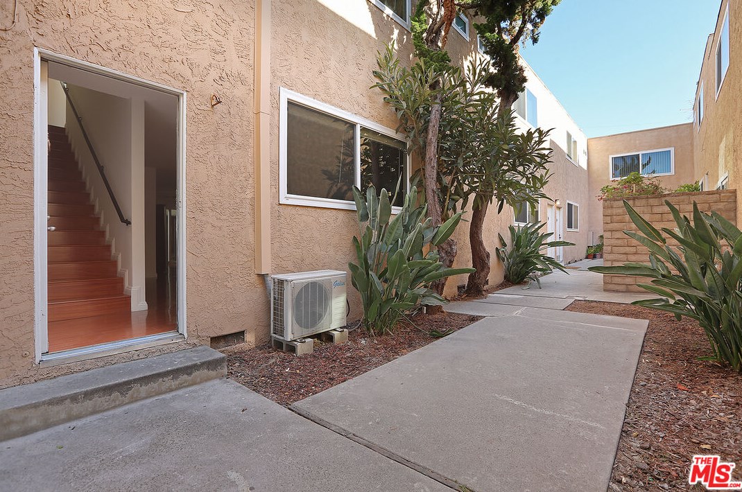 1133 22nd St #2, Santa Monica, CA 90403
