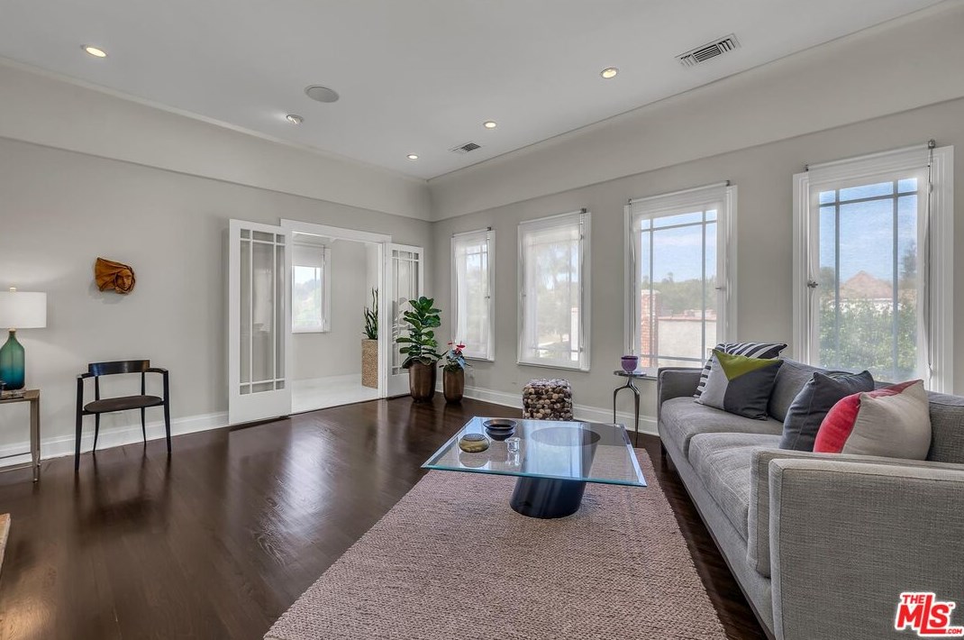 1036 Keniston Ave, Los Angeles, CA 90019-1707