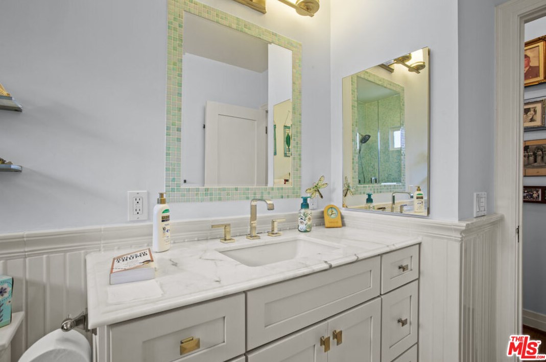 4837 Maywood Ave, Los Angeles CA  90041-2719 exterior