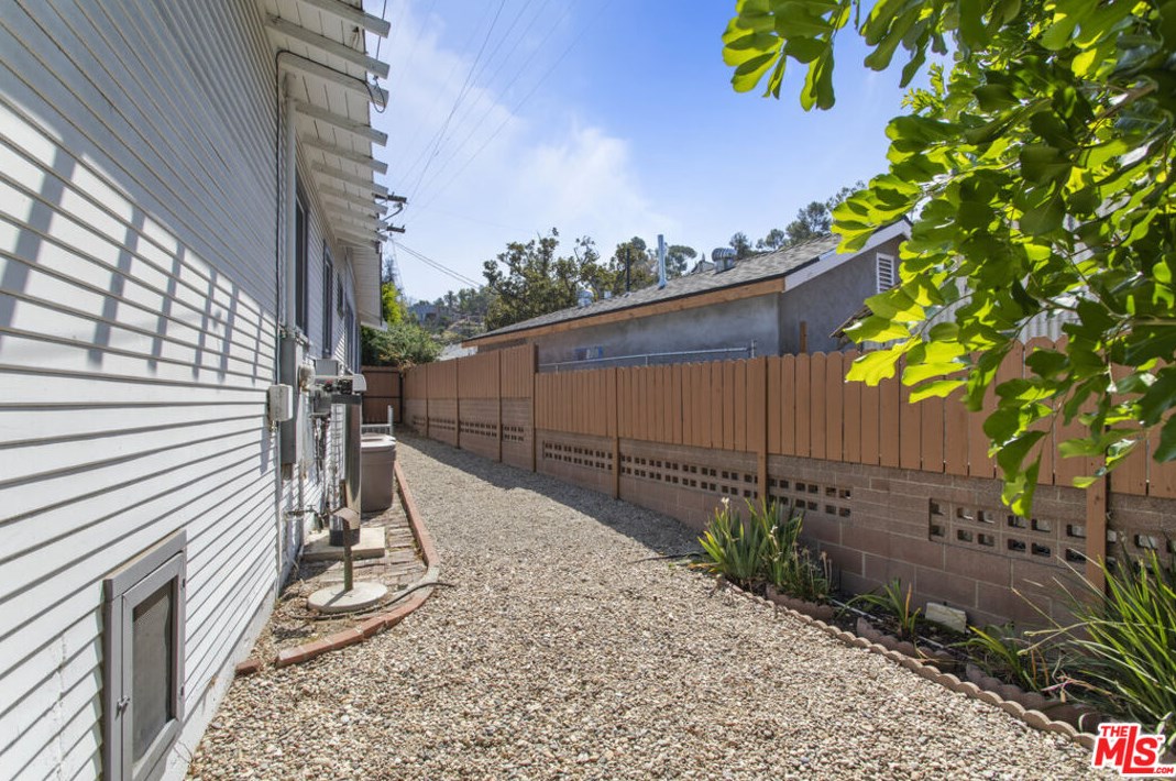 4837 Maywood Ave, Los Angeles CA  90041-2719 exterior