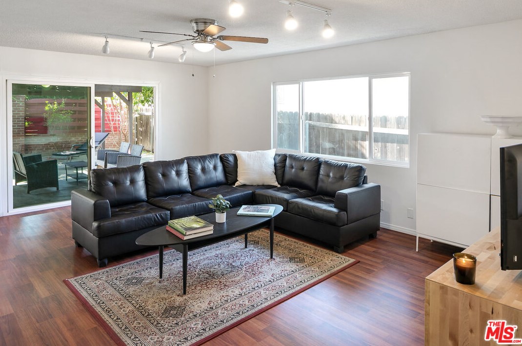 8173 Lake Knoll Dr, Rosemead, CA 91770-3941