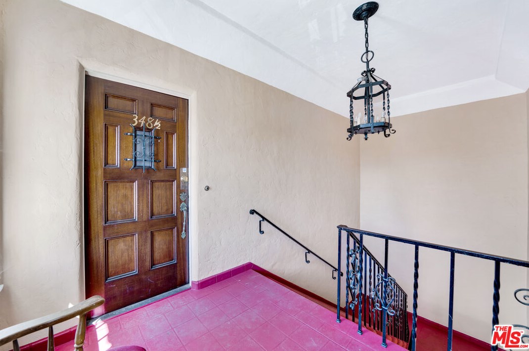346 Gardner St, Los Angeles CA  90036-5718 exterior