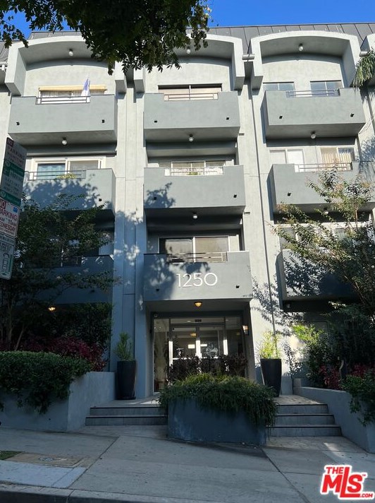 1250 Kings Rd, Los Angeles, CA 90069-2841