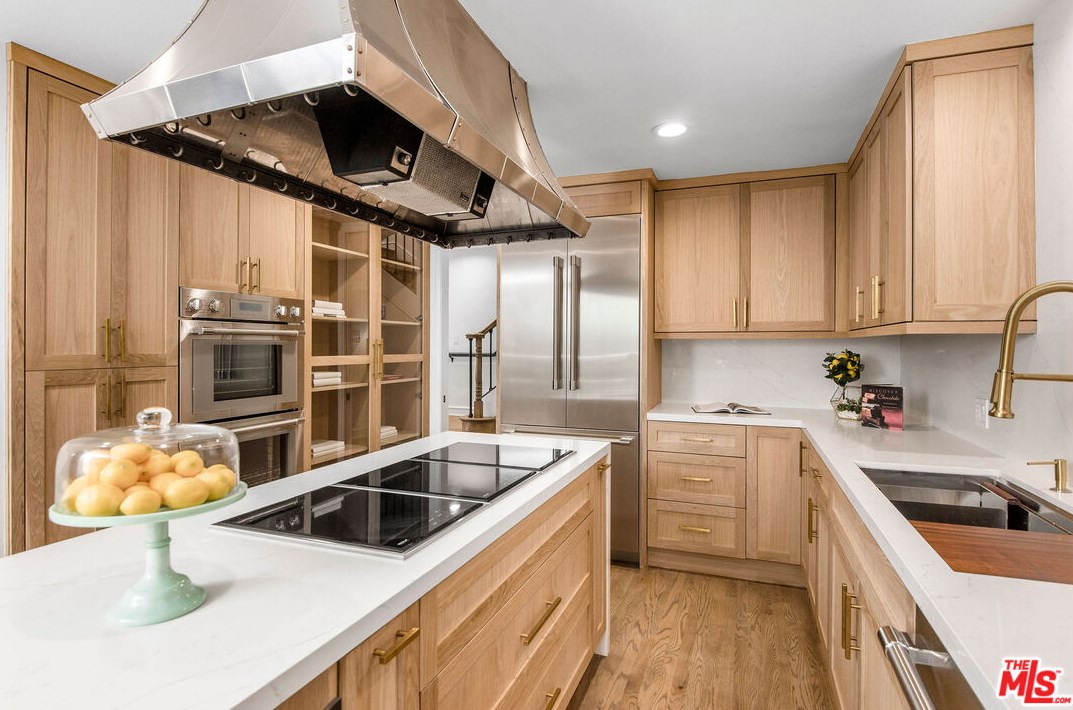 2228 Century Hl, Los Angeles CA  90067-3505 exterior