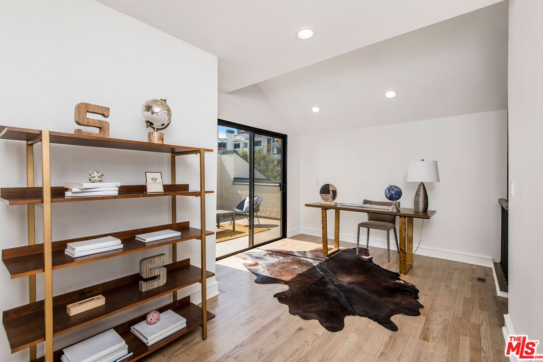 2228 Century Hl, Los Angeles CA  90067-3505 exterior