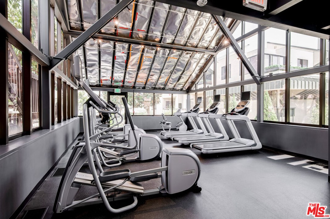 2228 Century Hl, Los Angeles CA  90067-3505 exterior