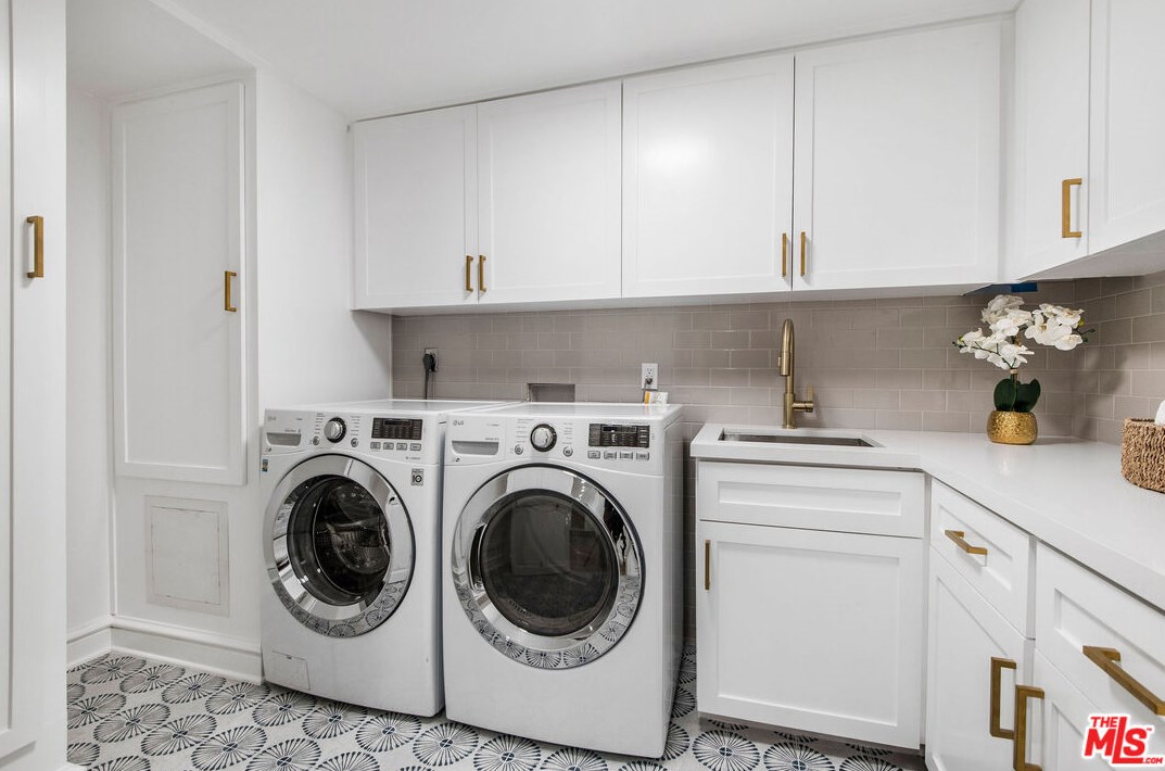 2228 Century Hl, Los Angeles CA  90067-3505 exterior