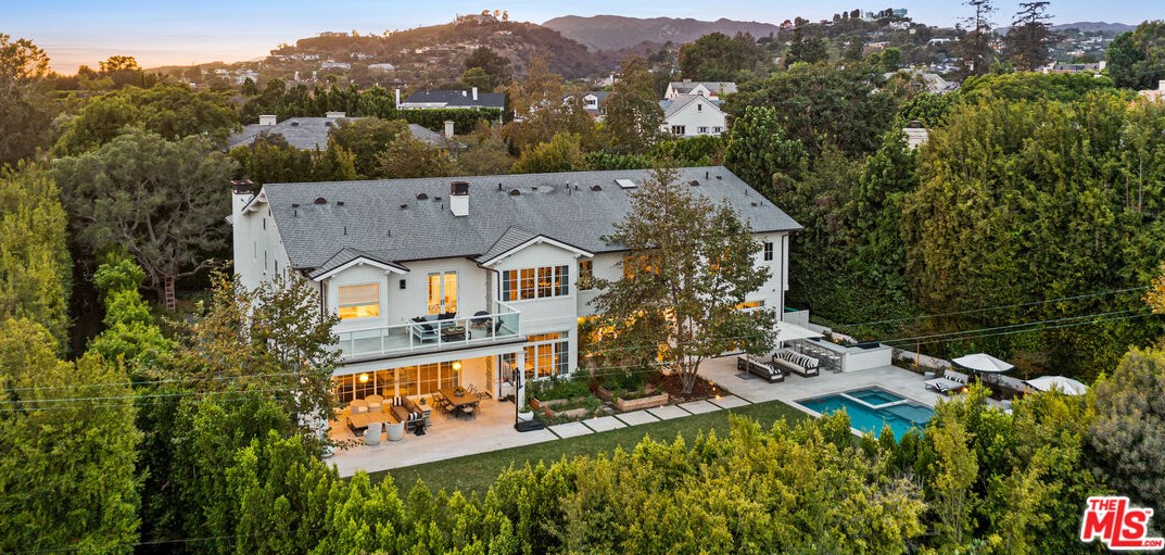 400 Bristol Ave, Los Angeles CA  90049-2608 exterior
