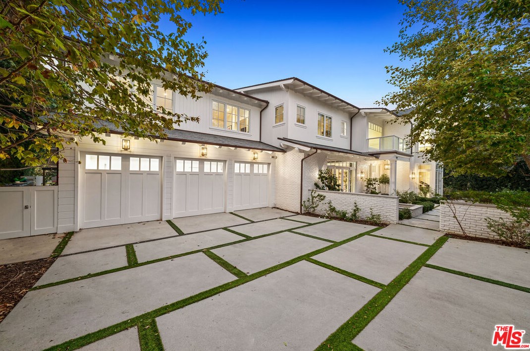 400 Bristol Ave, Los Angeles CA  90049-2608 exterior