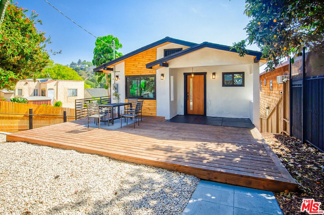 1856 Preston Ave, Los Angeles, CA 90026-1826