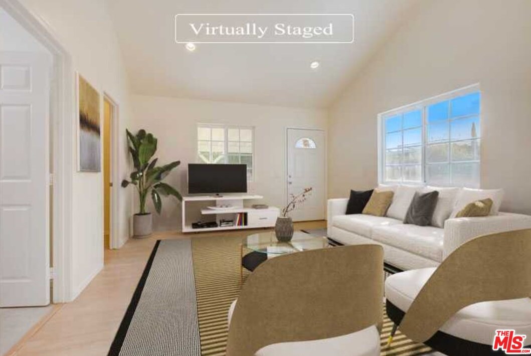 14268 Pierce St, Los Angeles, CA 91331-5350