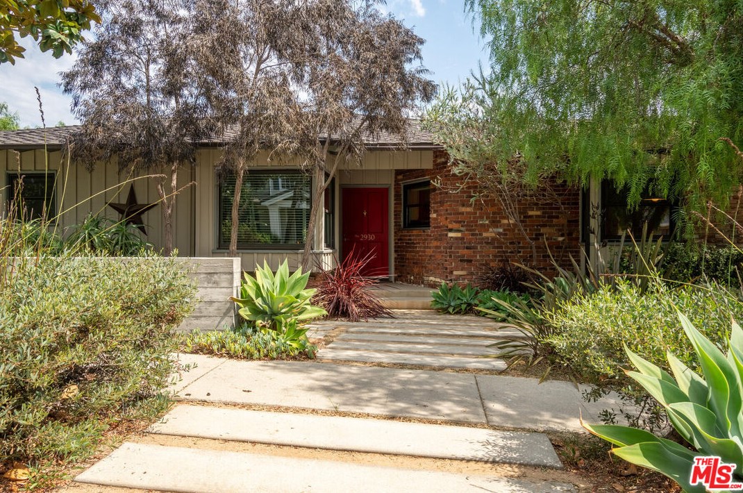 2930 Cavendish Dr, Los Angeles, CA 90064-4614