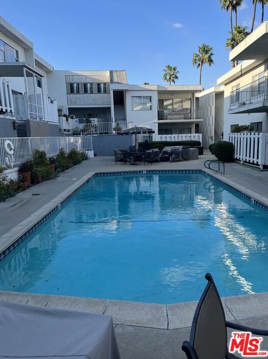 4065 Ursula Ave, Los Angeles CA  90008-2070 exterior