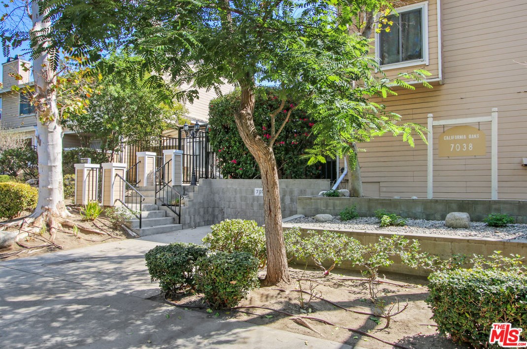 7038 De Celis Pl #21, Van Nuys, CA 91406