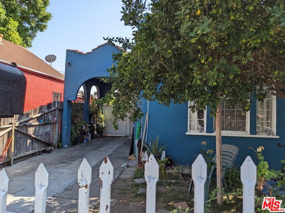 150 88th Pl, Los Angeles, CA 90003-3449