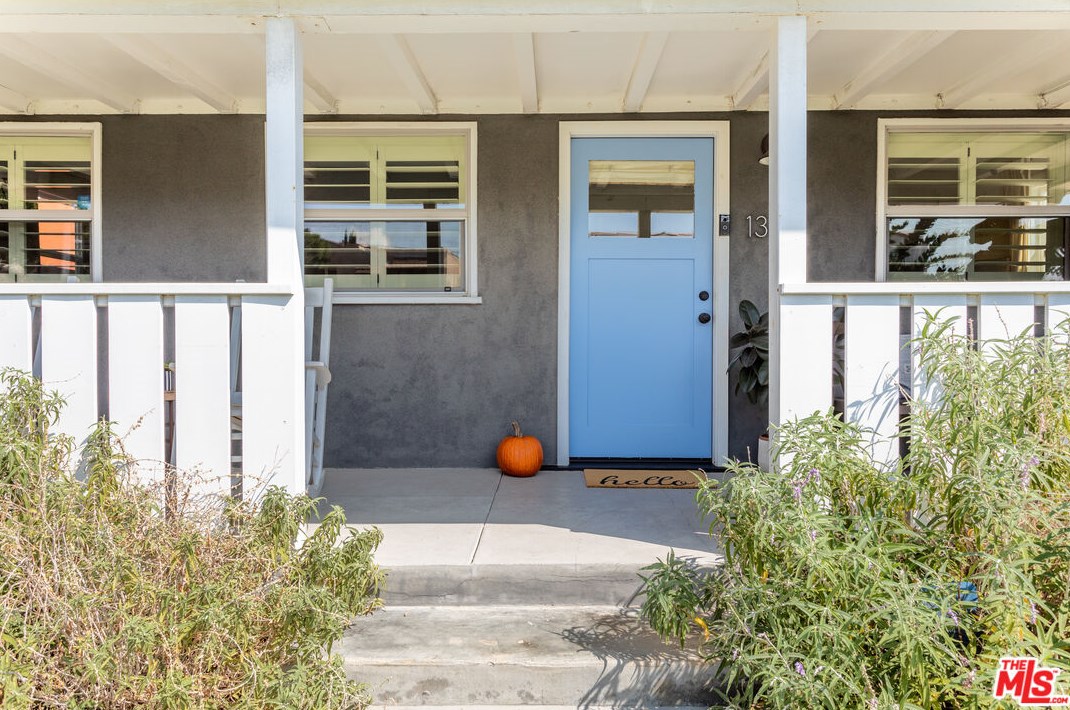 1364 Keniston Ave, Los Angeles CA  90043-3737 exterior