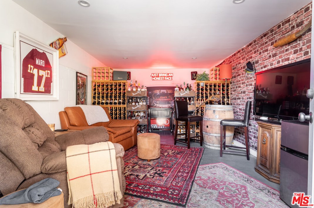 1364 Keniston Ave, Los Angeles CA  90043-3737 exterior