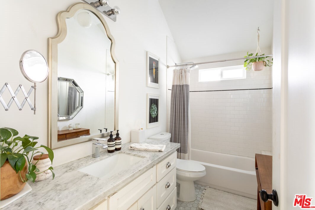 1364 Keniston Ave, Los Angeles CA  90043-3737 exterior