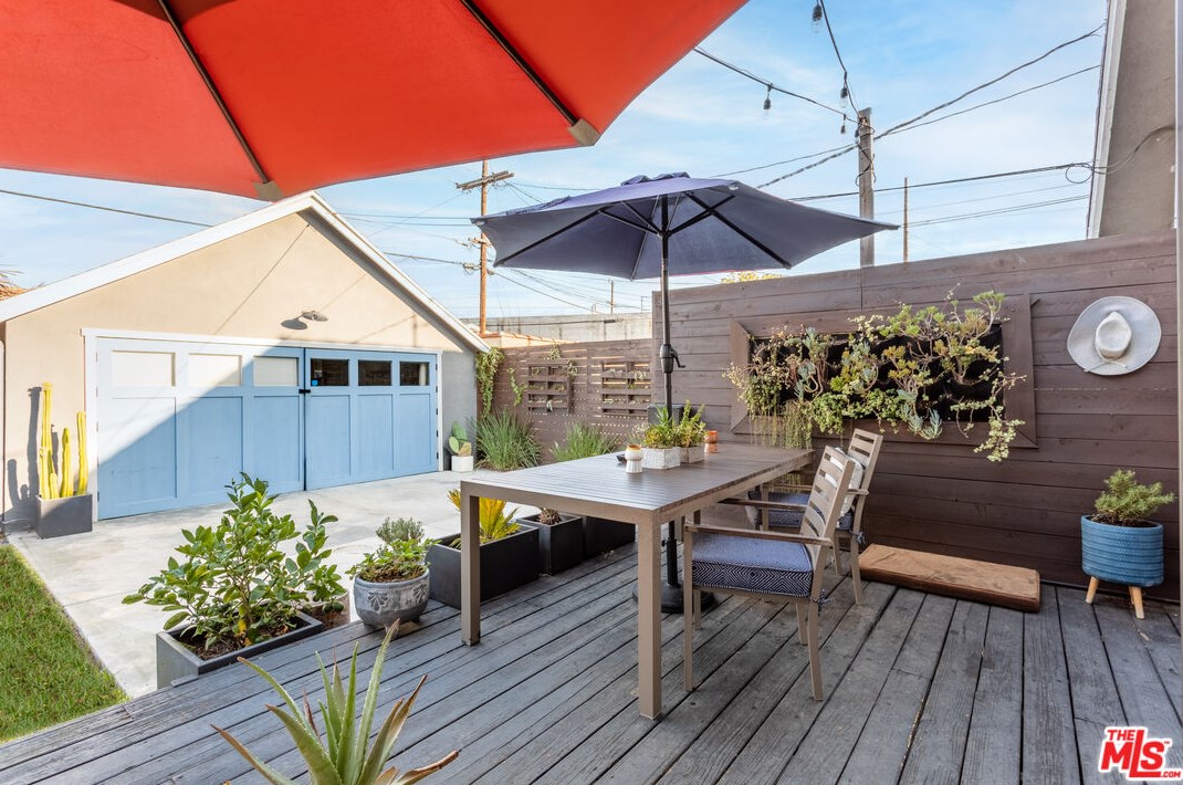 1364 Keniston Ave, Los Angeles CA  90043-3737 exterior