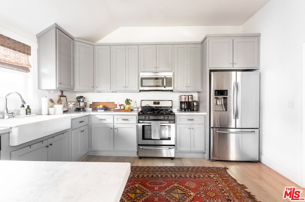 1364 Keniston Ave, Los Angeles CA  90043-3737 exterior