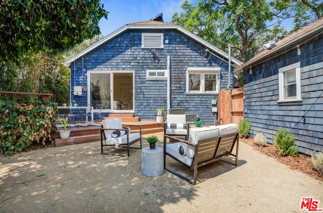 962 Maltman Ave, Los Angeles CA  90026-2712 exterior