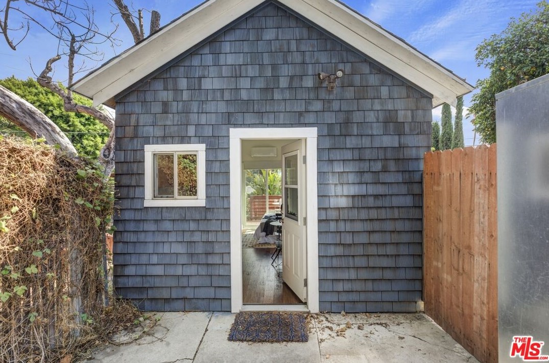 962 Maltman Ave, Los Angeles CA  90026-2712 exterior
