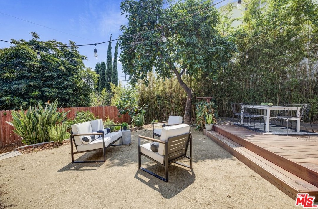 962 Maltman Ave, Los Angeles CA  90026-2712 exterior