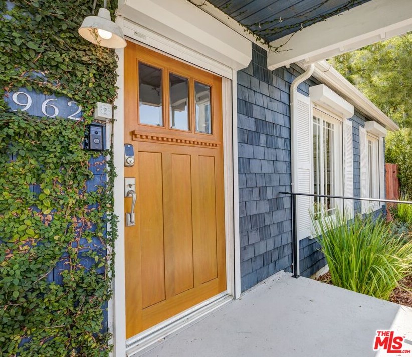 962 Maltman Ave, Los Angeles CA  90026-2712 exterior